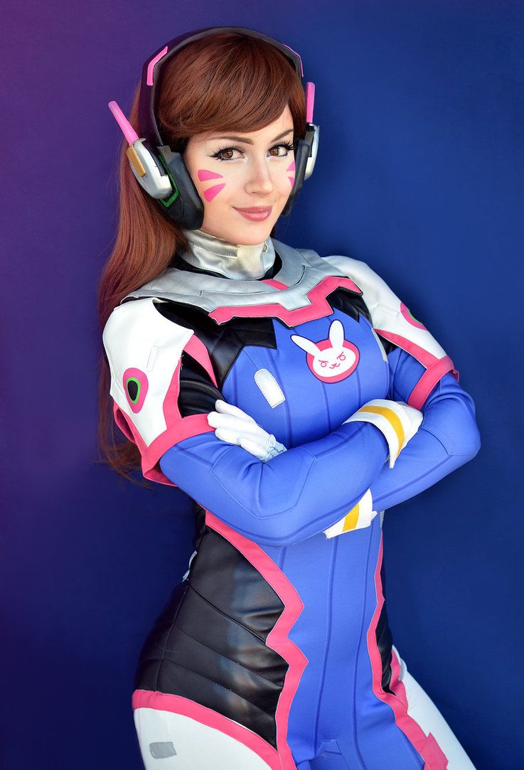 Video game cosplay of Jokerlolibel, D.Va from Overwatch